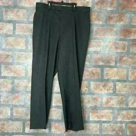 Pronto Uomo Signature Made in Italy 
ZIGNONE 
Men’s 100% Wool Pinstripe Suit - Picture 10 of 10